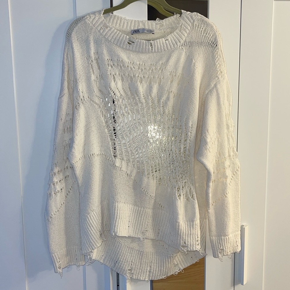 Zara Cream Distressed Sweater size M